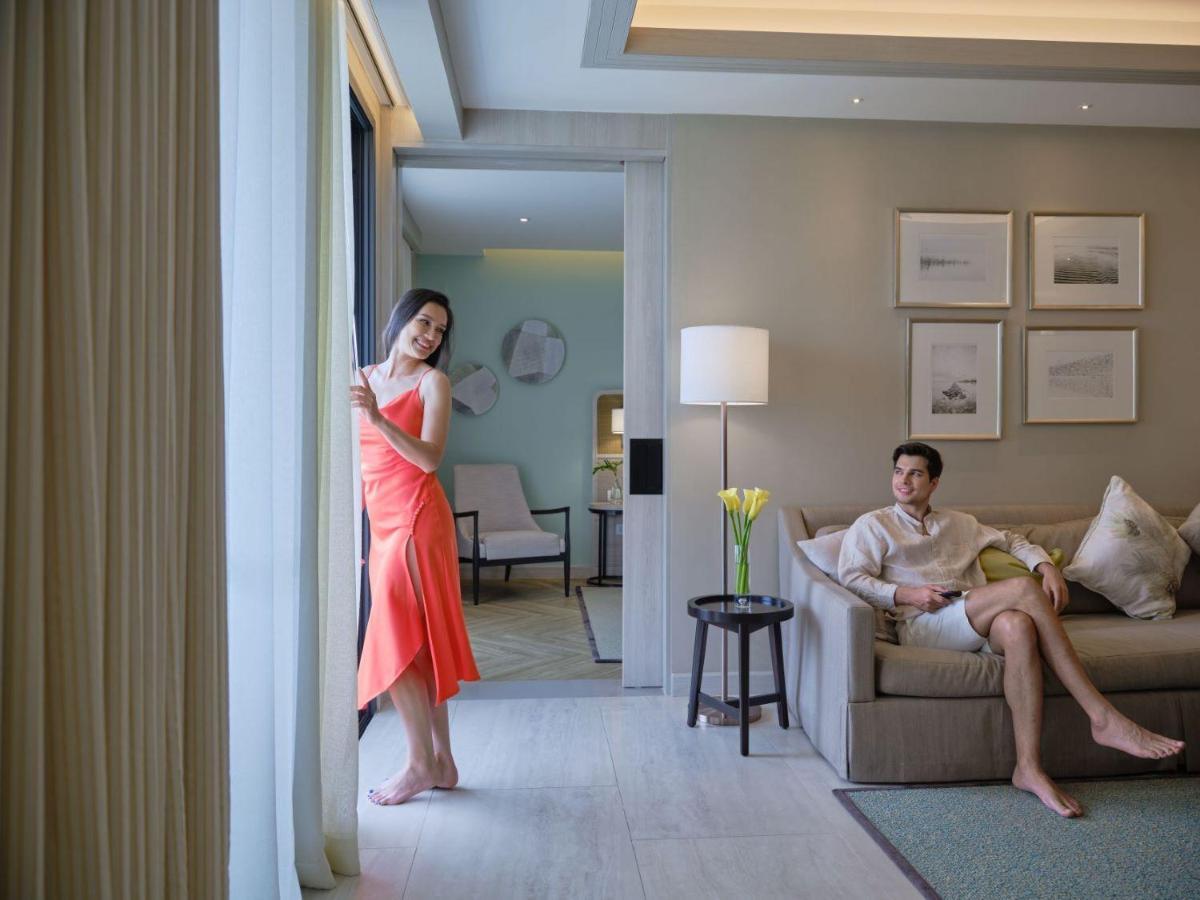 Amari Pattaya Hotel Ngoại thất bức ảnh A suite at the hotel