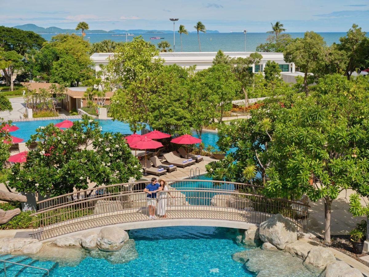 Amari Pattaya Hotel Ngoại thất bức ảnh The swimming pool at the Royal Cliff Beach Hotel