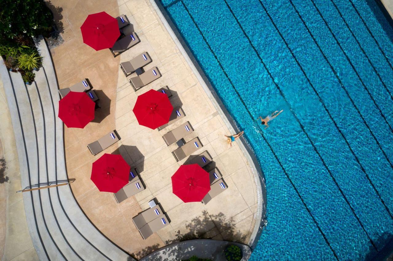 Amari Pattaya Hotel Ngoại thất bức ảnh Aerial view of the pool