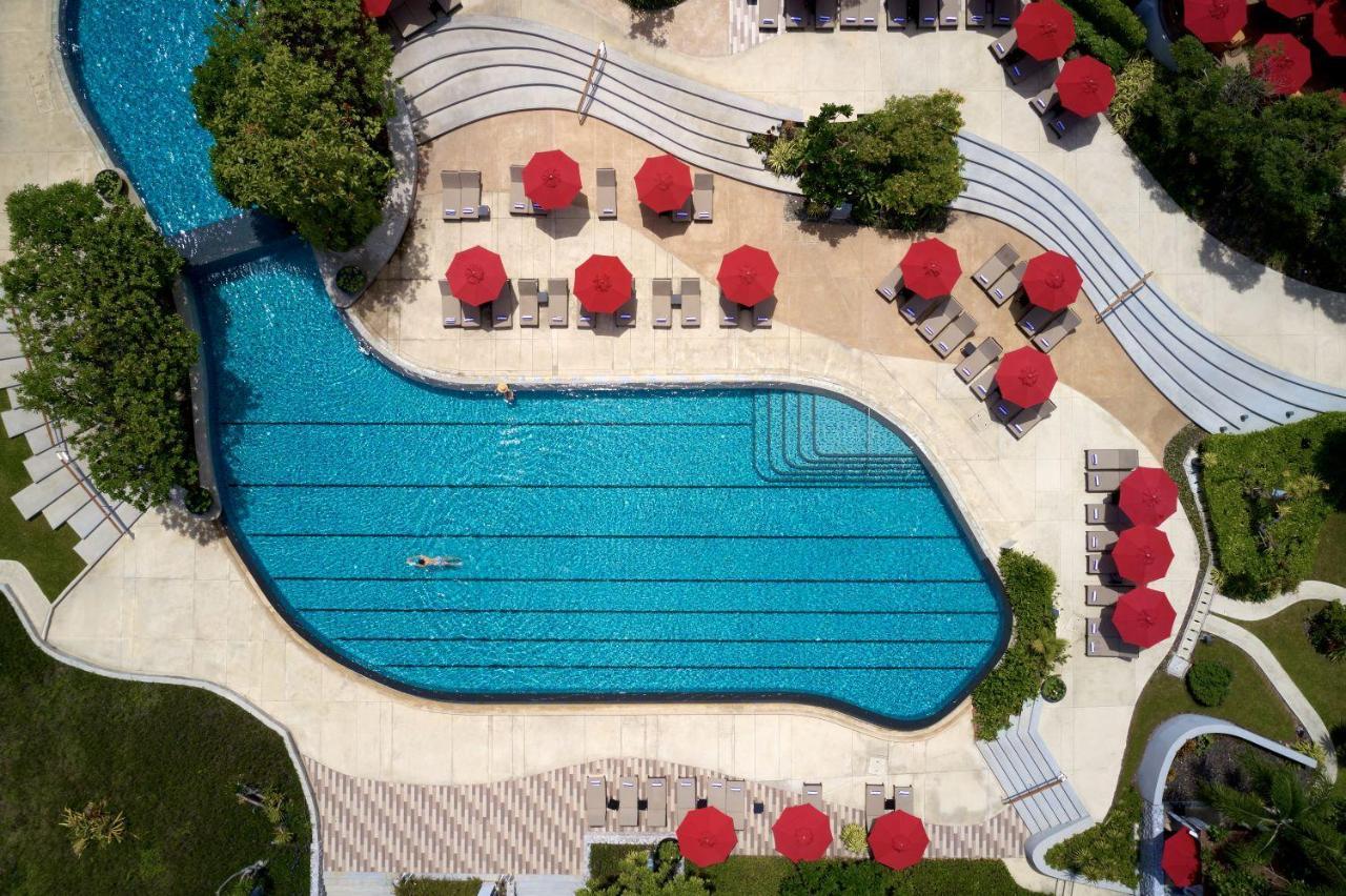 Amari Pattaya Hotel Ngoại thất bức ảnh Aerial view of the pool